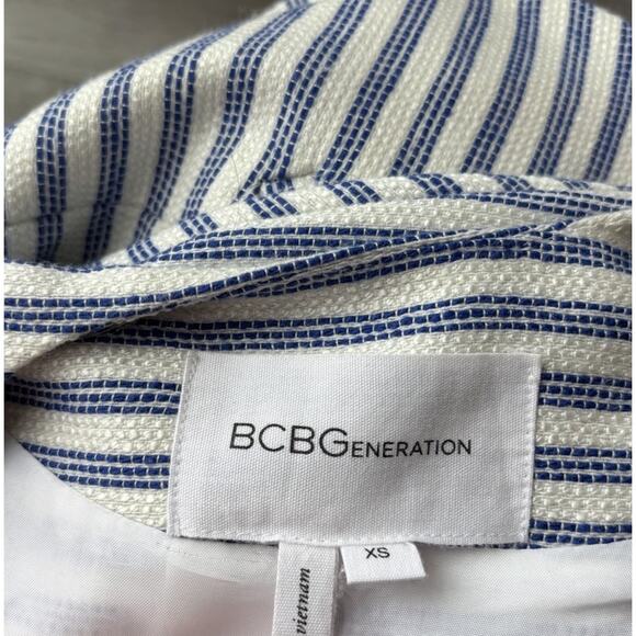 BCBGeneration Blue White Striped Vest Size XS Wool Blend Preppy Hook Eye - Picture 4 of 7